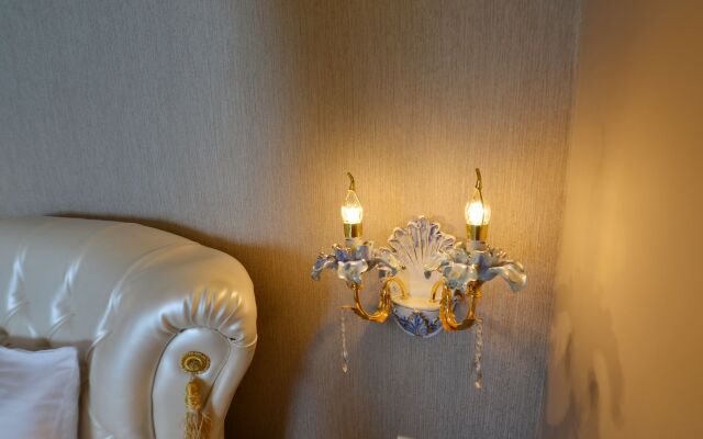 White Spray B&B