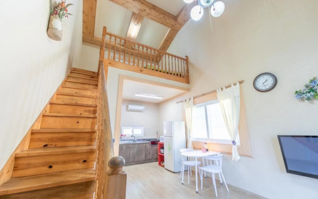 Gurye Jeonmangjoeunjip Pension