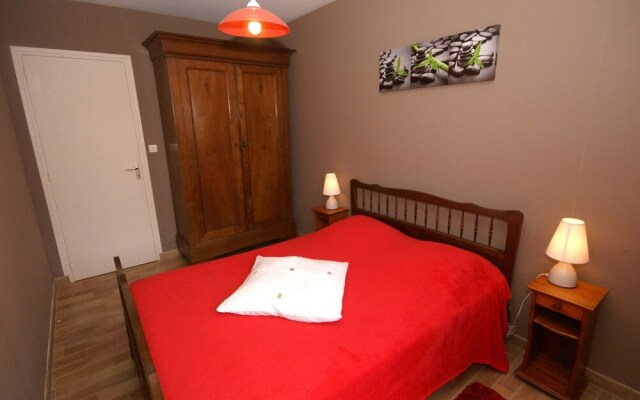 Secluded Holiday Home in Surville With Garden & Centre Nearby