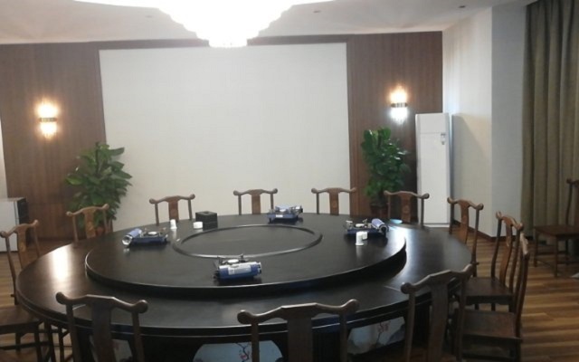 Floral Hotel · Shitai Xishuiwan bathing pool Home Hotel(bathing pool Xiquan Resort)