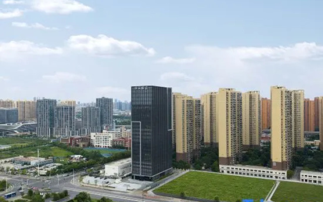 Atour Hotel (Wuhan Yellow Crane Tower Longhu Bai Sha Tian Street) – Outside – Wuhan
