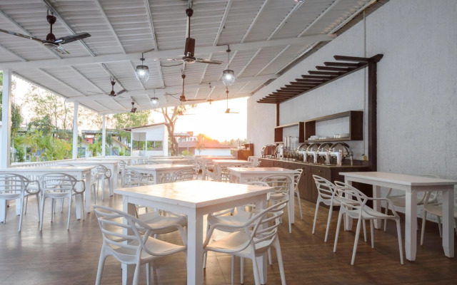 White woods Resort & Spa