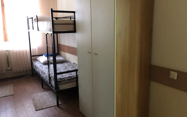 Domino - Hostel