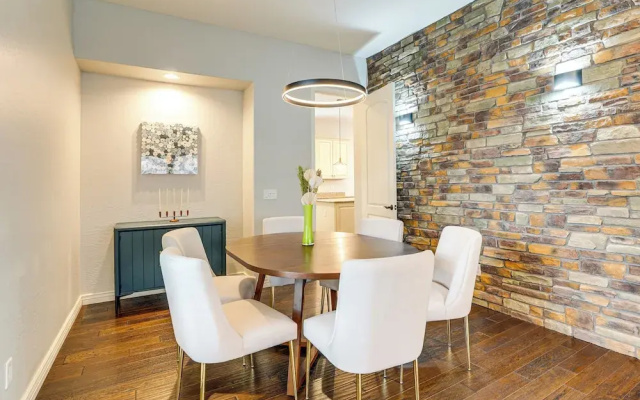 Pool, Views & Ample Space! Sunny Goodyear Retreat