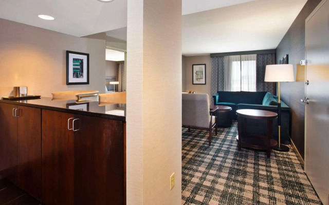 DoubleTree by Hilton Lansing