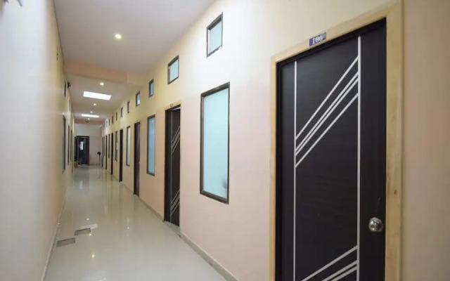 OYO 23196 Hotel Yash Meridion