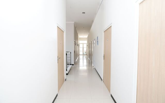 SPOT ON 1800 Ed Ed Residence