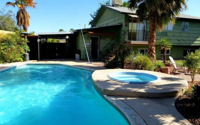 Vegas Oasis
