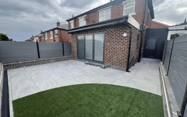 Whole House -sleeps4-parking-garden-bikinghiking