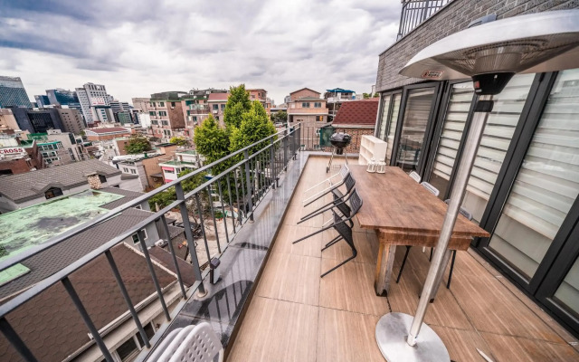Myeongdong Artmonstay Guesthouse