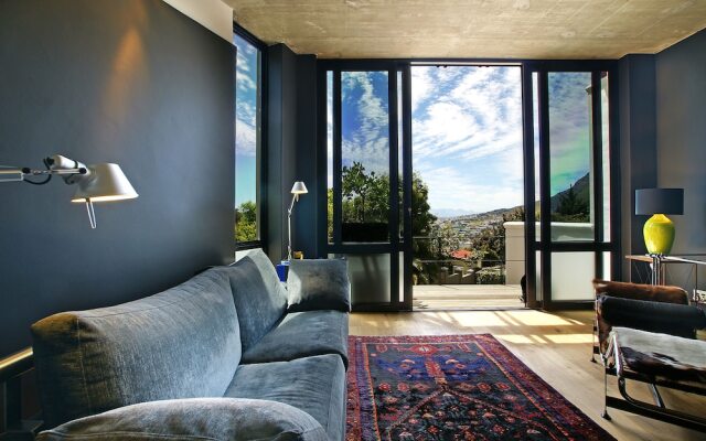 Chic Views