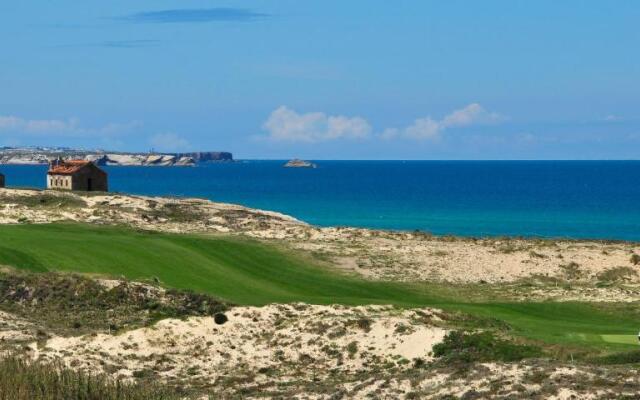 Praia Del Rey PoolGolfView