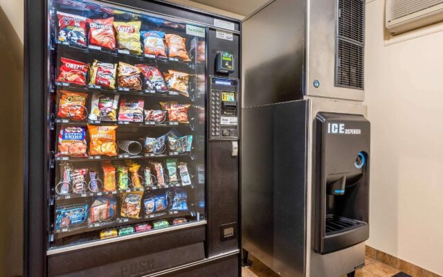 Comfort Inn & Suites Cincinnati Uptown Clifton