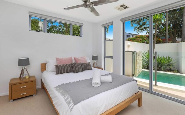 Top 1 Sunshine Beach Family Retreat