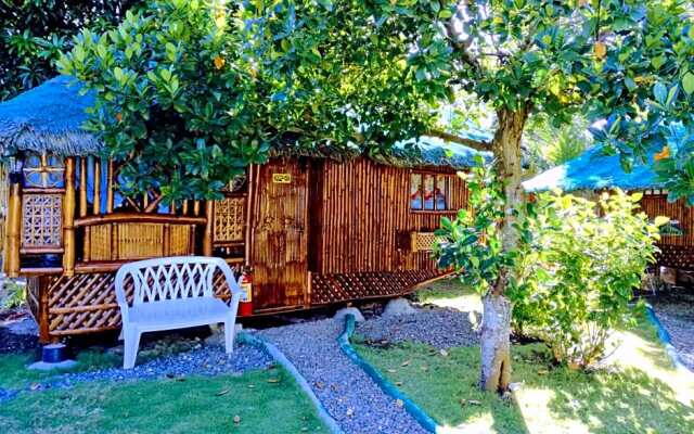 Moalboal Bamboo House / Rooms