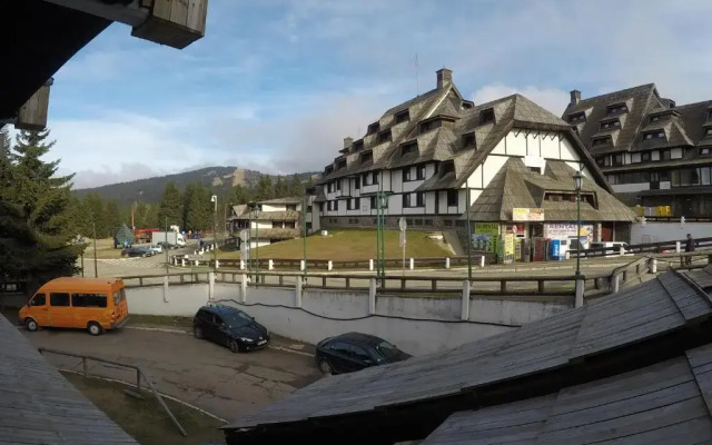 Brvenik 105, Konaci - Kopaonik