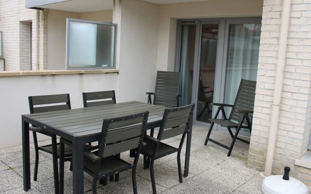 Modern apartment in Bray-Dunes with terrace