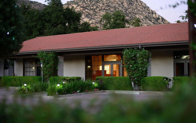 Riviera Oaks Resort