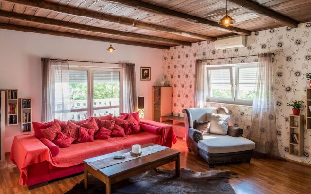 Wonderful Villa With Private Pool Surrounded by Nature