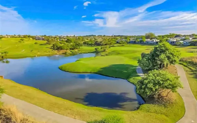 2 Bed in Gorgeous Golf Estate