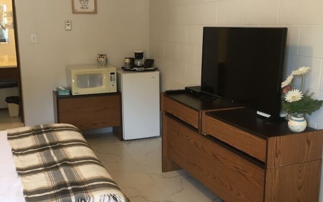 Christina Lake Motel and RV Park