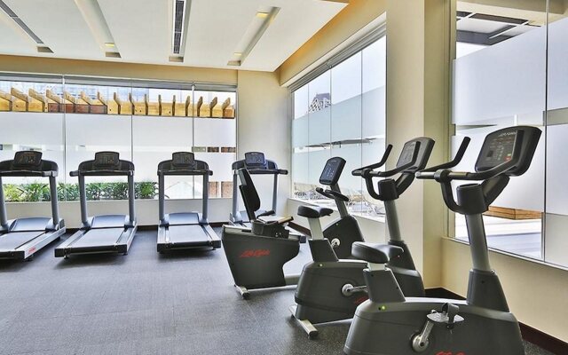 Holiday Inn & Suites Makati by IHG