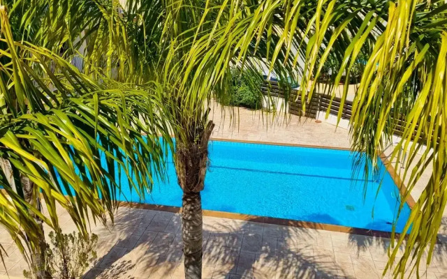 Christina'S Mezoneta