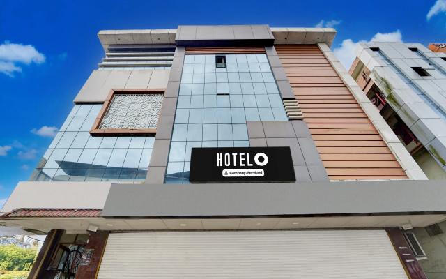 Hotel O Pathanamthitta Near Mahatma Gandhi Statue