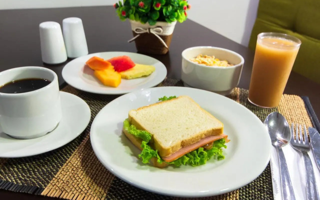 Hotel Avexi Suites By Geh Suites