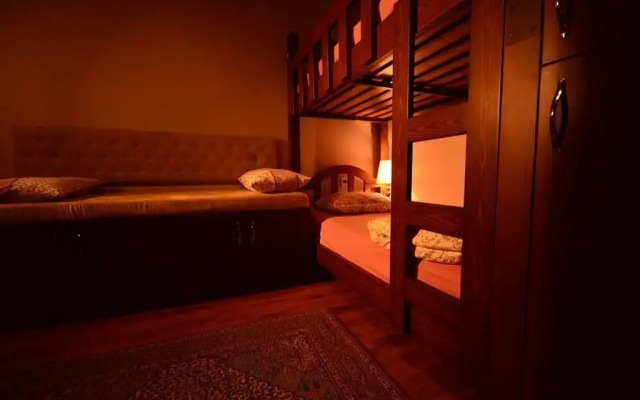 Station Hotel 34
