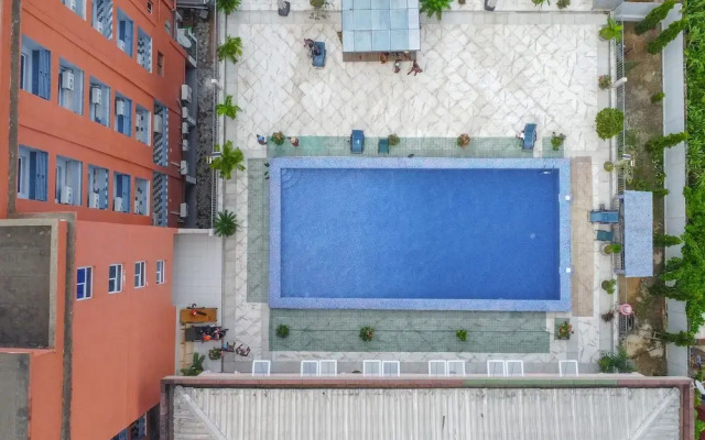Manou Hotel