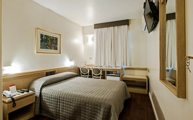 Trevi Hotel & Business