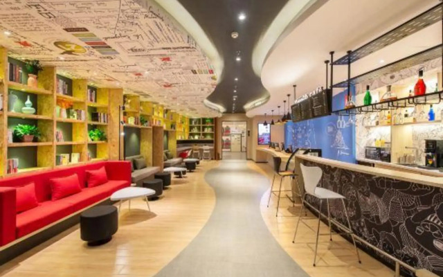 ibis Dalian Airport Huabei Road Hotel