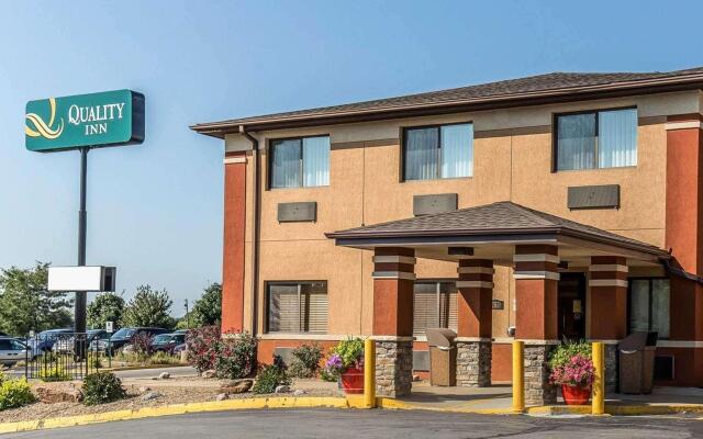 Quality Inn at Collins Road - Cedar Rapids