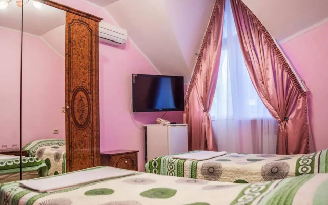 Paradise Hotel