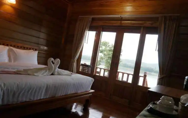 Lamoon Villa by the River