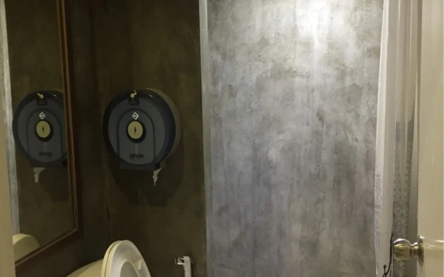 09 Hostel