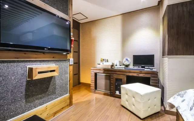 Hotel Rugo in Junghwasan-dong Jeonju