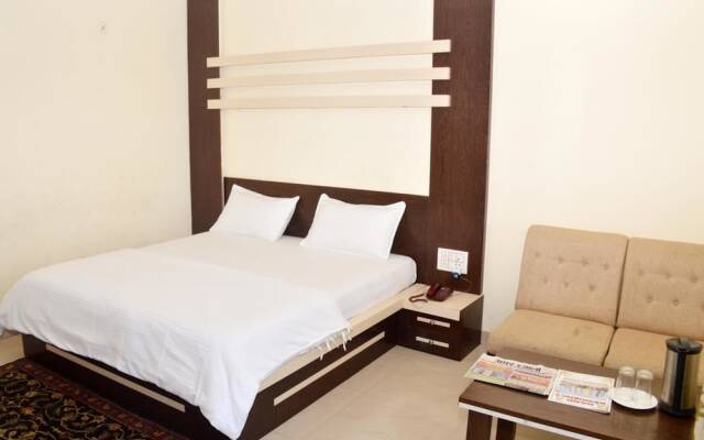 Hotel Nand Residency