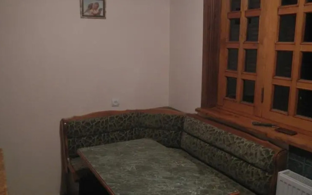 Apartment On Akhundovi 11
