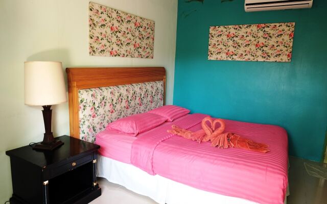 Baanrak Amphawa Homestay