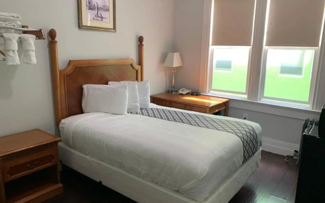 Warfield Hotel
