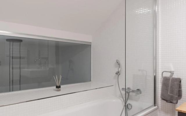 Open-plan Flat in Vinohrady by Prague Days