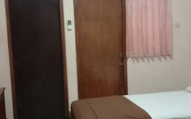 OYO 1751 Hotel Trihadhi