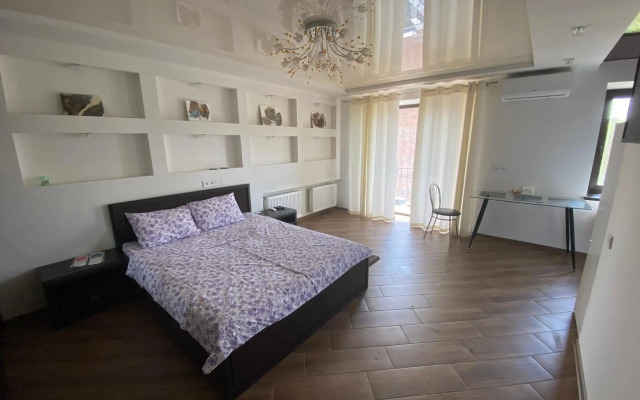 1-room Studio center