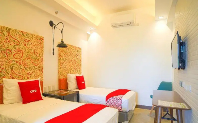 The Greenhive Hotel by OYO Rooms