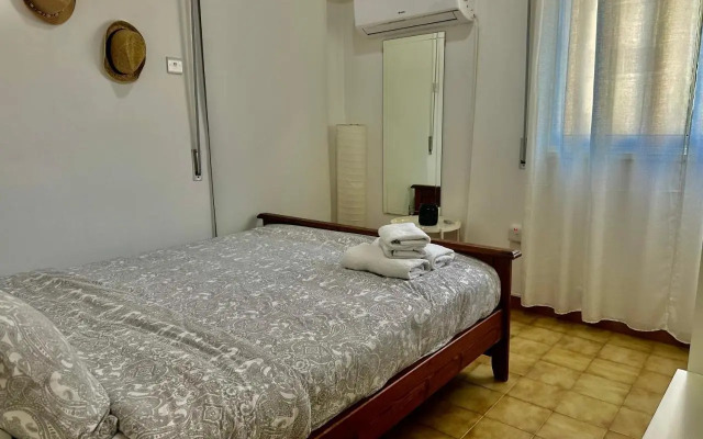 Tsimintia Apt 25