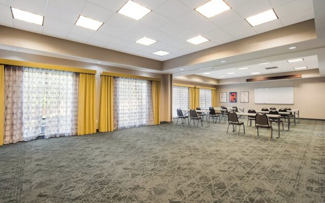 Holiday Inn Express & Suites Lexington by IHG