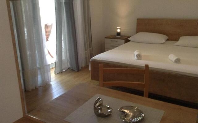 Apartments Leut