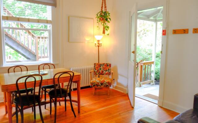 Dancing Bear Inn Hostel